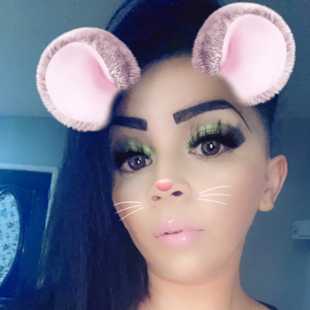 Meet your Posher, Roxanne